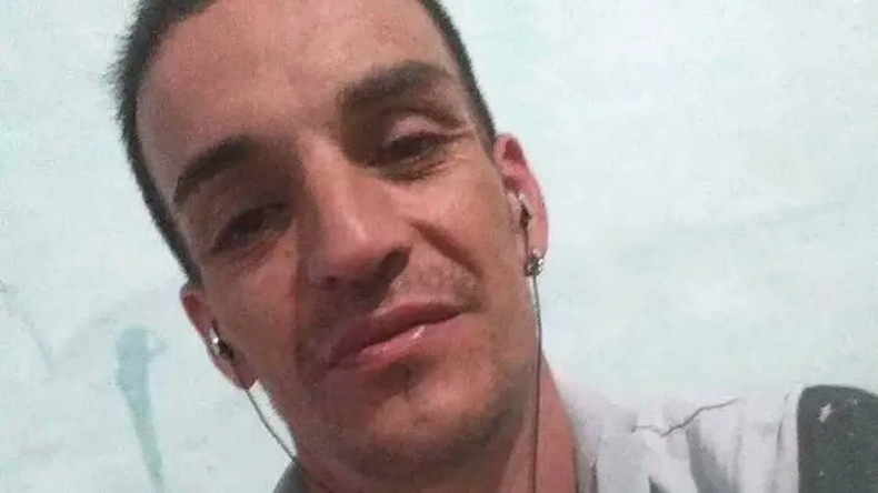 Motociclista murió decapitado tras cruzar un cable atravesado entre dos árboles: ¿Accidente o trampa?