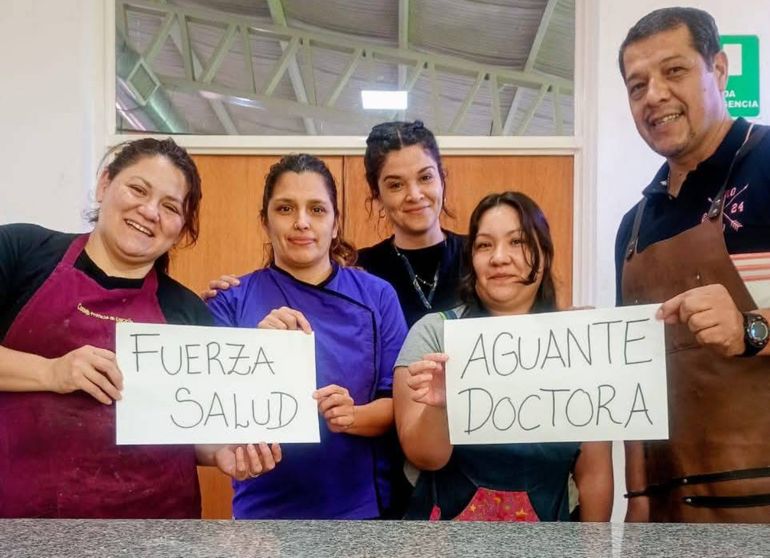 Ate respaldó a la médica de Añelo. El personal del hospital de Añelo repudió el ataque. Ate respaldó a la médica de Añelo. El personal del hospital de Añelo repudió el ataque.