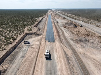 El parque industrial está en el nuevo ejido de la ciudad, a la vera de la ruta 67.
