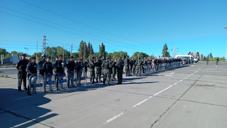 Se espera un importante despliegue de Gendarmería en la zona de los peajes. Se espera un importante despliegue de Gendarmería en la zona de los peajes.