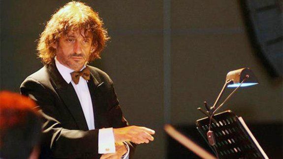 Todo terreno. Además de director, Mahler es compositor, pianista, arreglador y productor.