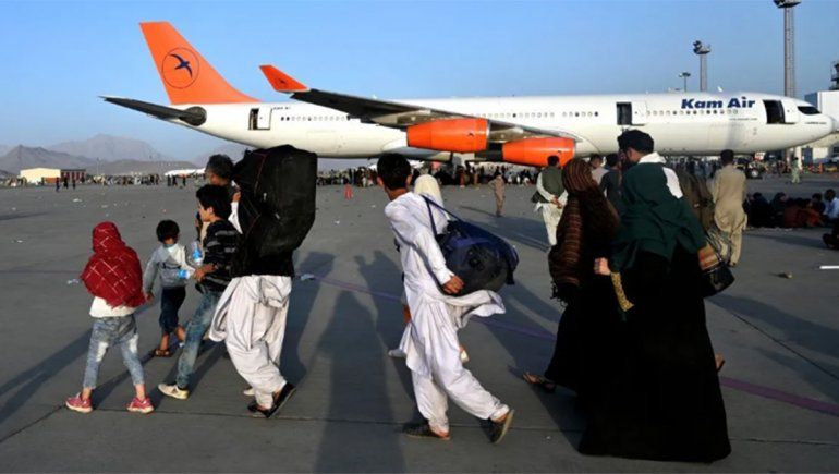 Afganistán: avanzan las evacuaciones desde Kabul, tras la victoria de los talibanes