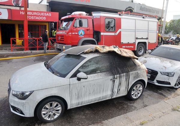 Incendio en concesionaria dejó pérdidas millonarias