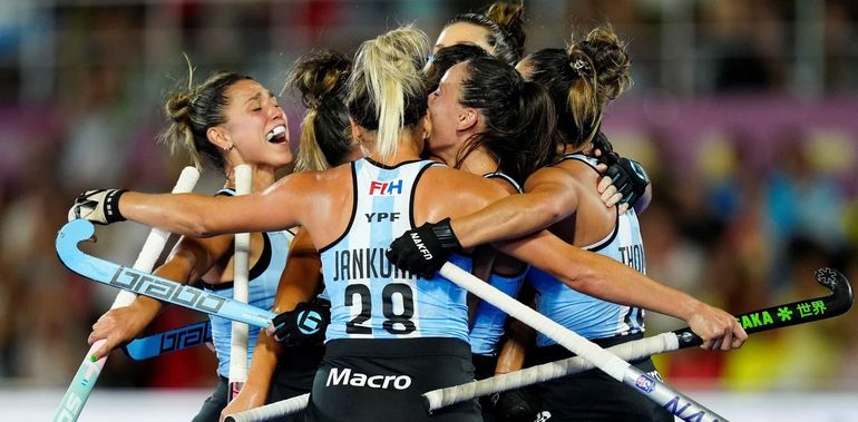Las Leonas golearon y dieron un paso gigante en busca de los cuartos