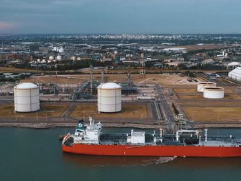 El complejo Industrial de Compañía Mega en Bahía Blanca. El complejo Industrial de Compañía Mega en Bahía Blanca.