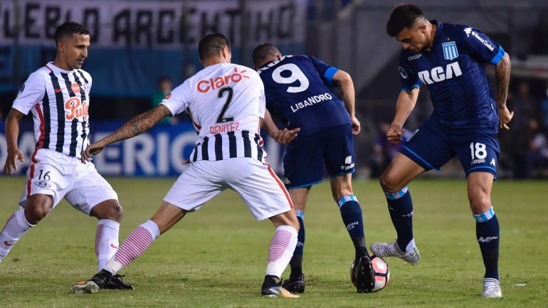 En la ida Racing jugó mal y hasta pudo perder por más goles.