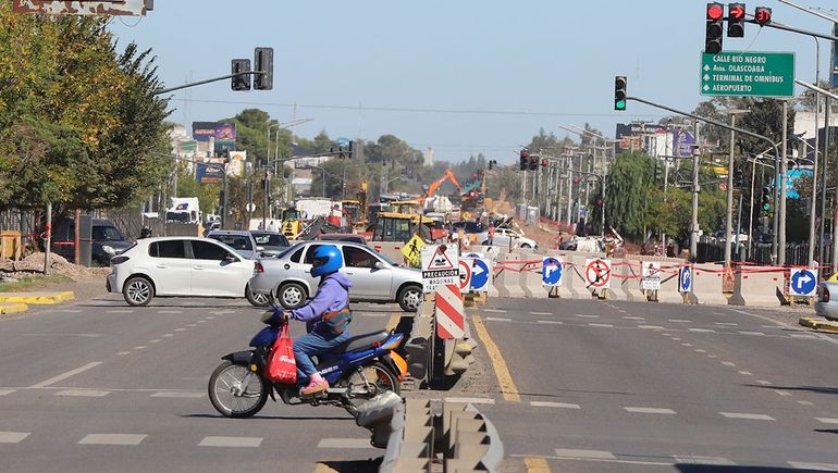 Las calles habilitadas para cruzar la Avenida Mosconi son siete.