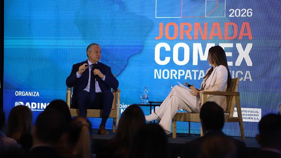 Rolando Figueroa en la jornada COMEX: Lo que recibe Neuquén para las arcas provinciales es todo costo