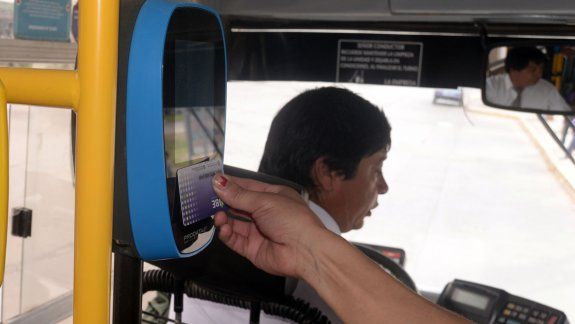 No está previsto el cobro de un extra con cada carga de la tarjeta del transporte, que rige en casi todo el país.