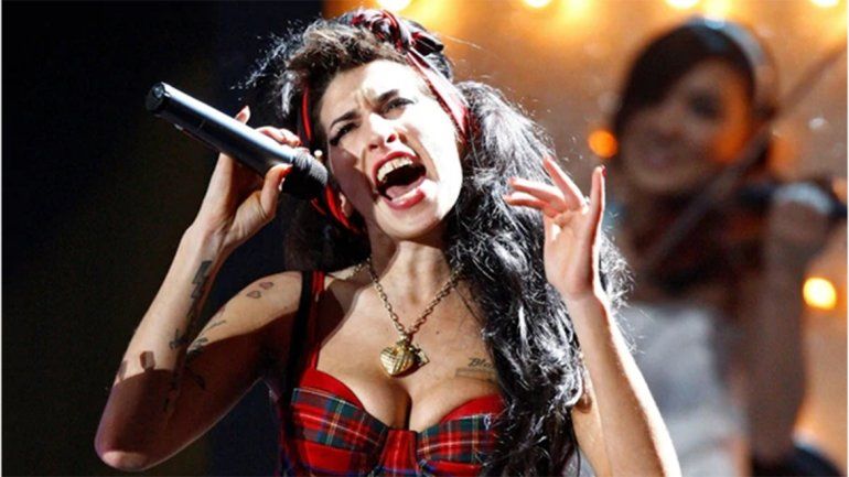 Amy Winehouse vuelve a los escenarios, pero como un holograma