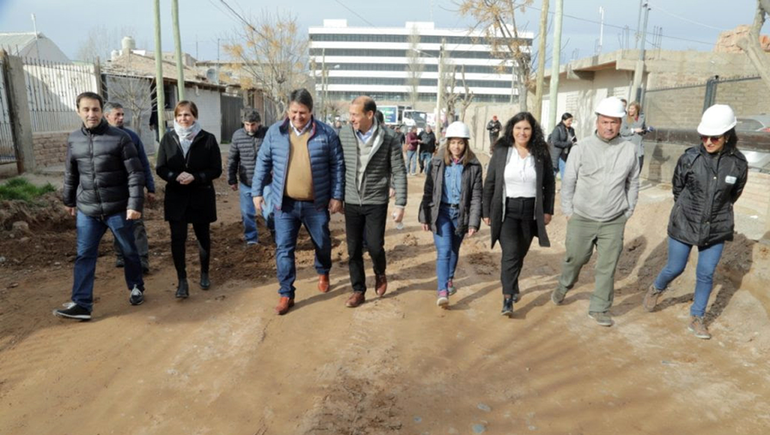 Pavimentan 60 cuadras en Gran Neuquén Norte