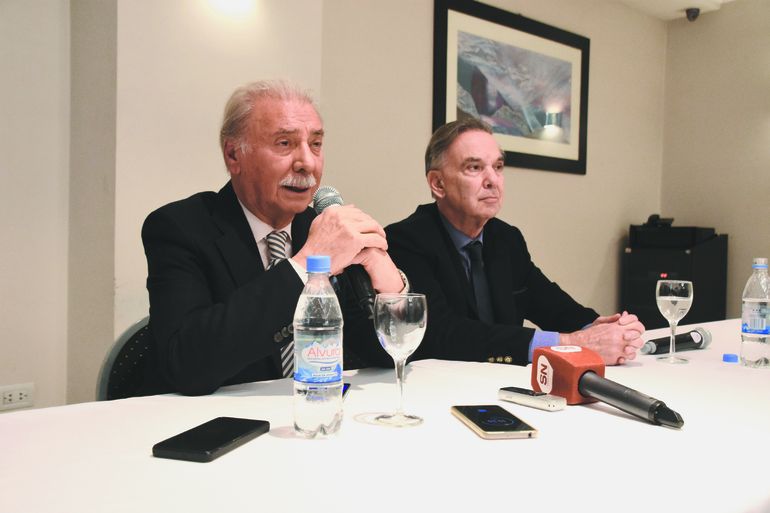 Jorge Sobisch y Miguel Pichetto piden integrar la mesa de JxC.
