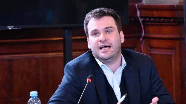 El diputado Juan Manuel López de la Coalición Cívica comparó a Bullrich con De la Rúa. El diputado Juan Manuel López de la Coalición Cívica comparó a Bullrich con De la Rúa.