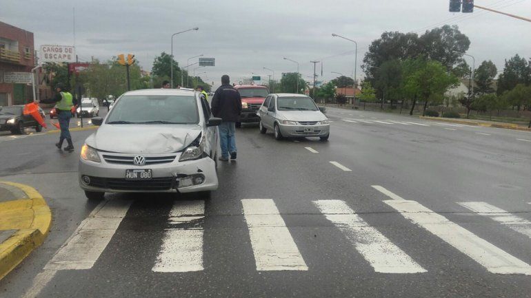 Una embarazada hospitalizada tras un choque en la Ruta 22