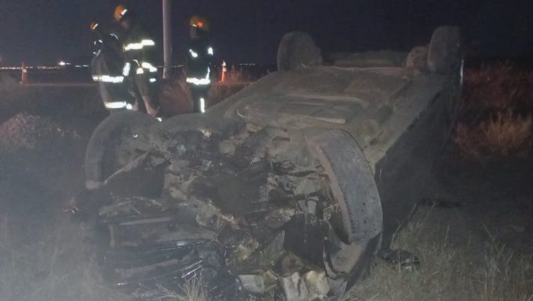 Viajaban a Añelo y protagonizaron un espectacular vuelco