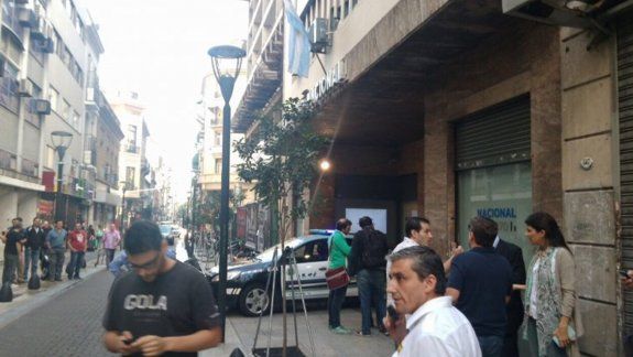 Entró a Radio Nacional al grito de tengo una bomba