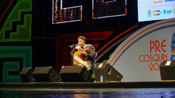 De Bajada del Agrio al escenario mayor de Cosquín y con canción propia