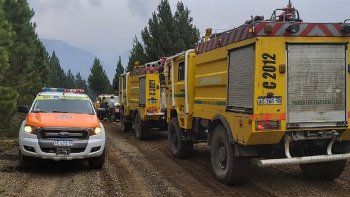 la lluvia ayuda a combatir el fuego de bosques en el bolson la lluvia ayuda a combatir el fuego de bosques en el bolson