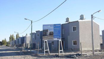 por cada familia que logra una casa, otras 29 esperan