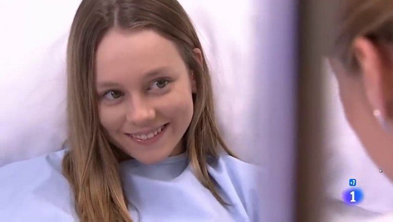 Ester Expósito en la serie Centro Médico durante el año 2016.