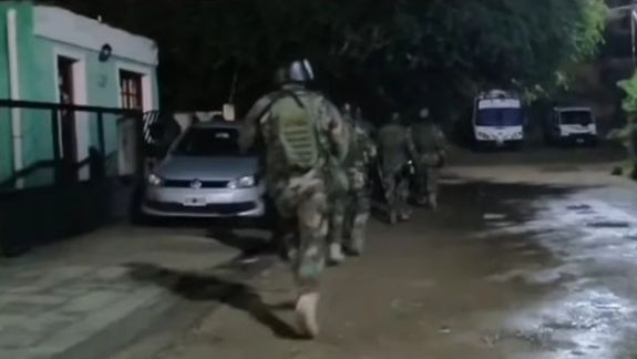 El operativo policial para detener al presunto autor del crimen sucedido en las primeras horas de 2024 en Comodoro Rivadavia.&nbsp;