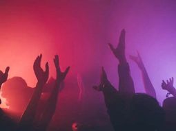 Verano violento, una nueva pelea a la salida de un boliche en Medoza se suma a las ya ocurridas en Neuquén y Tucumán. Verano violento, una nueva pelea a la salida de un boliche en Medoza se suma a las ya ocurridas en Neuquén y Tucumán.