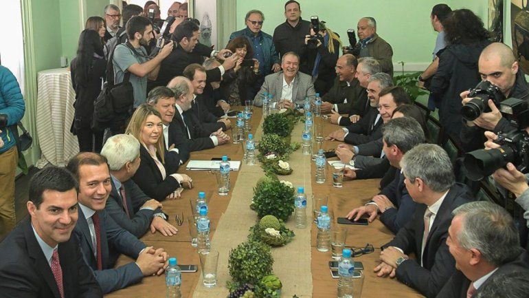 Los gobernadores fijaron su postura en el encuentro realizado en la Casa de San Juan
