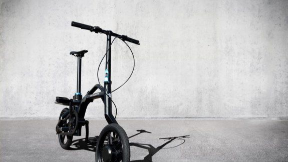 Este diseño es de Peugeot. Puede ir a 20 km/h y pesa apenas 17 kilos.