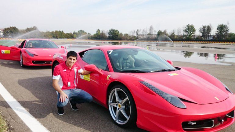 Federico Reckziegel viajó de Misiones a Italia para visitar la fábrica de Ferrari en Maranello.