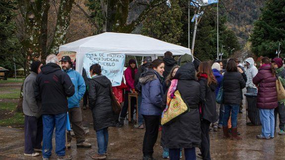 Juntan firmas contra el tarifazo en San Martín de los Andes