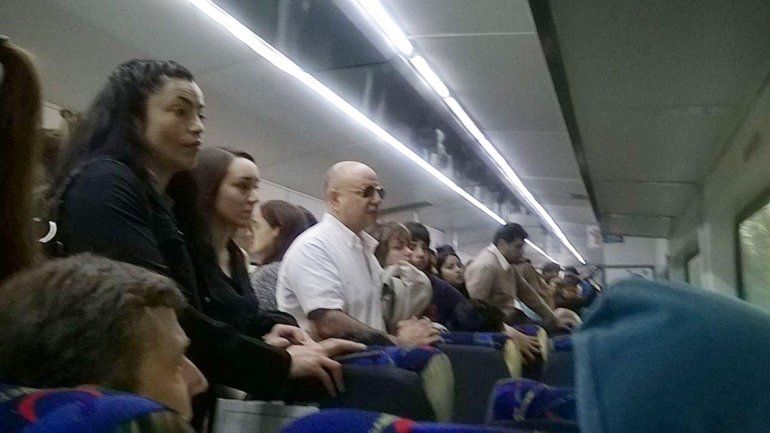 Trenes desbordados por los cortes reflotan la idea de extender el recorrido