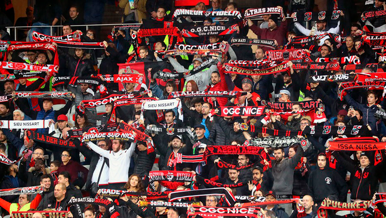 Un club de Francia denunció que grabaron una película porno en su estadio en pleno partido