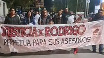 Impulsan el pedido de la pena máxima para los imputados por el asesinato de Rodrigo Campos, joven estudiante del CPEM 49 de Valentina Sur. Impulsan el pedido de la pena máxima para los imputados por el asesinato de Rodrigo Campos, joven estudiante del CPEM 49 de Valentina Sur.