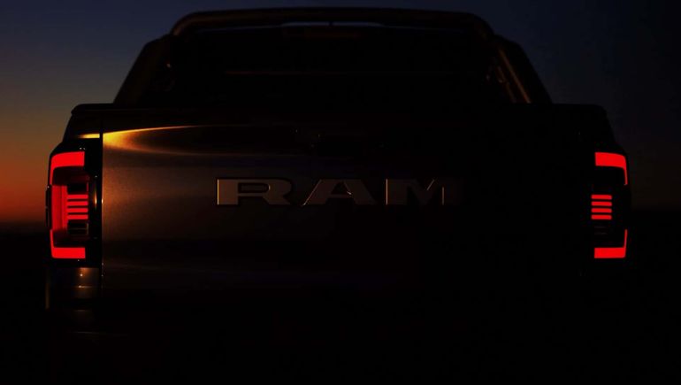 RAM Dakota. RAM Dakota.