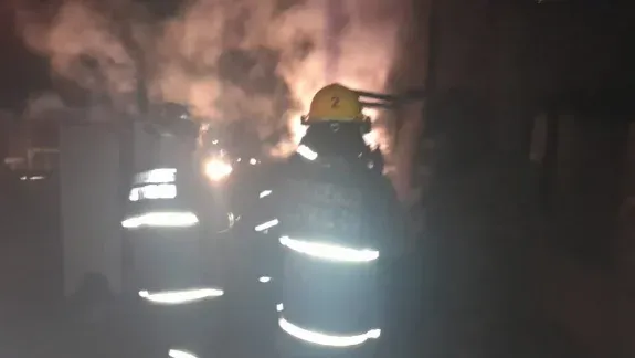 Incendio en una casa de material reciclado: no quedó nada