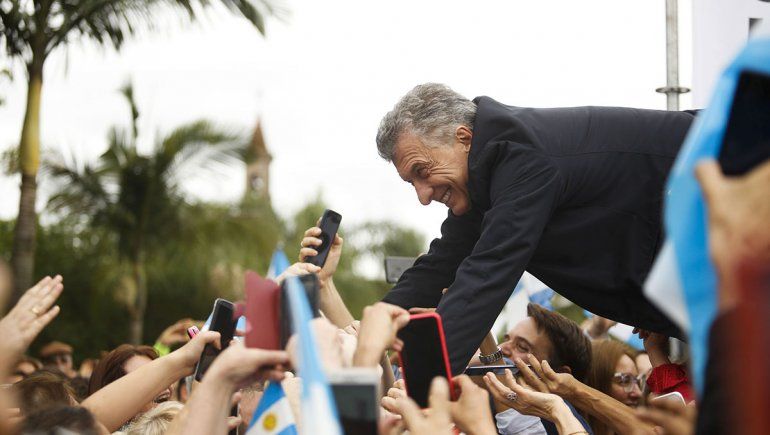 Macri propuso prohibir completamente la venta de armas de guerra a civiles