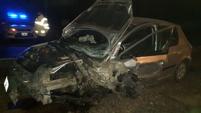 Ruta 151: terrible choque entre dos autos dejó una persona herida de gravedad