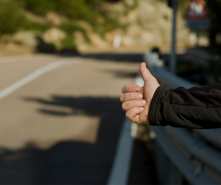 Después del día de trabajo en el campo, iba a la escuela haciendo dedo en la ruta. Después del día de trabajo en el campo, iba a la escuela haciendo dedo en la ruta.