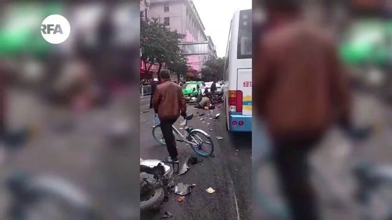 China: secuestró un bus y mató a ocho personas