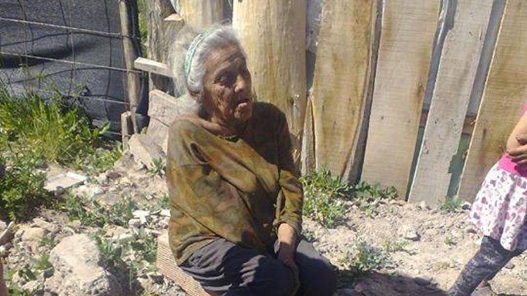 La abuelita Miriam Gallardo vive en la toma 10 de Febrero