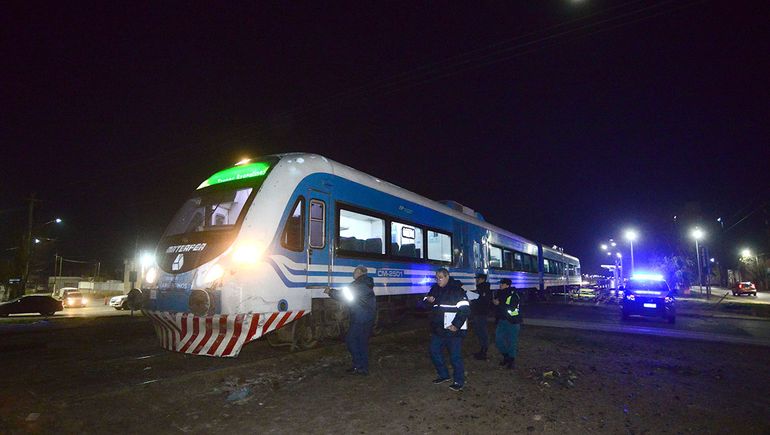 El Tren del Valle se encontraba realizando su primer servicio. El Tren del Valle se encontraba realizando su primer servicio.