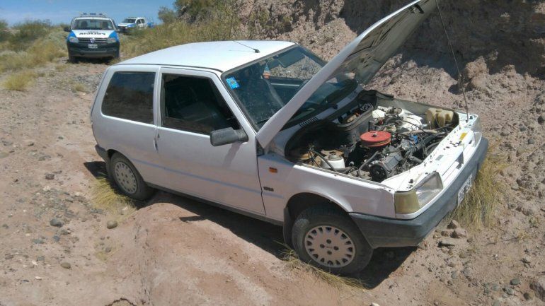 Robaron un auto en Plottier y lo tiraron en el oeste neuquino