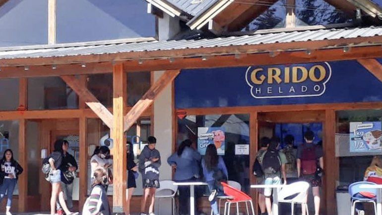 Regalaron helados a todos los que pasaron por el vacunatorio