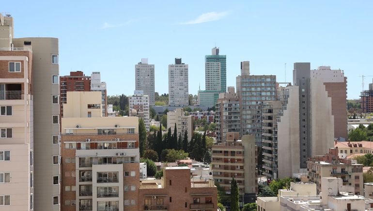 Prolifera la construcción de edificios en la ciudad de Neuquén. Pero algunos departamentos no los entregan y todo termina en la justicia. Prolifera la construcción de edificios en la ciudad de Neuquén. Pero algunos departamentos no los entregan y todo termina en la justicia.