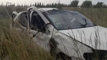 tragedia en chascomus: cinco muertos al volcar un auto en la ruta 2 tragedia en chascomus: cinco muertos al volcar un auto en la ruta 2