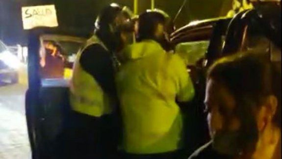 Con una camioneta intentó romper un piquete en Chos Malal