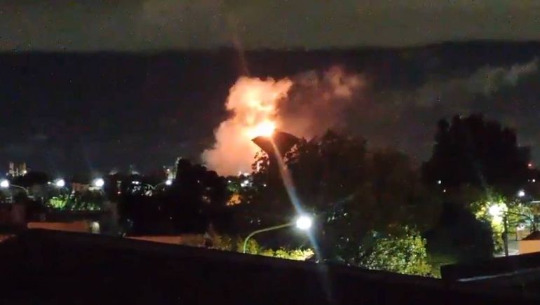 Impactante explosión en la refinería de YPF en Ensenada