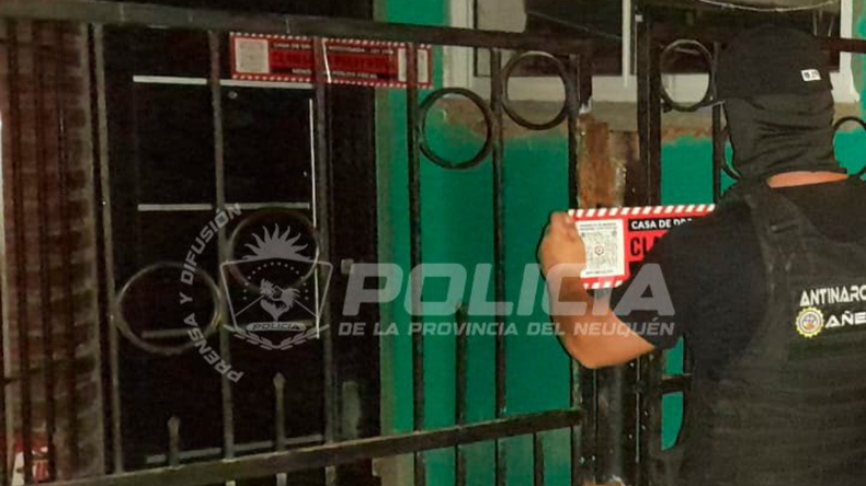 Microtráfico de drogas en Rincón de los Sauces: secuestro cocaína, armas y tres detenidos | LM Neuquen Microtráfico de drogas en Rincón de los Sauces: secuestro cocaína, armas y tres detenidos