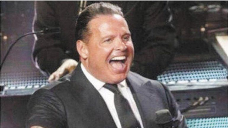 Luis Miguel durante un concierto en 2016 que lo tuvo con varios problemas de salud y exceso de peso.&nbsp;