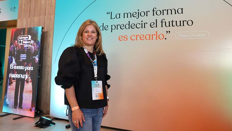Deco Klart: transformó la basura en muebles de diseño y hoy la convocan de todo el país